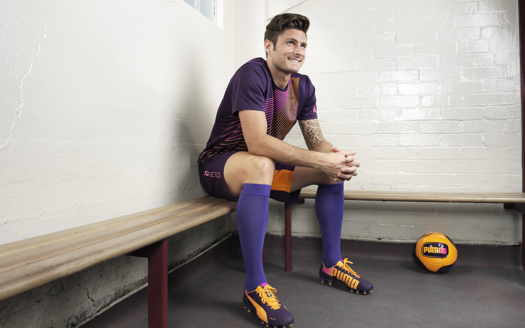 赛道上的里昂风暴,恩佐·F1年度争冠战中的绝对接管