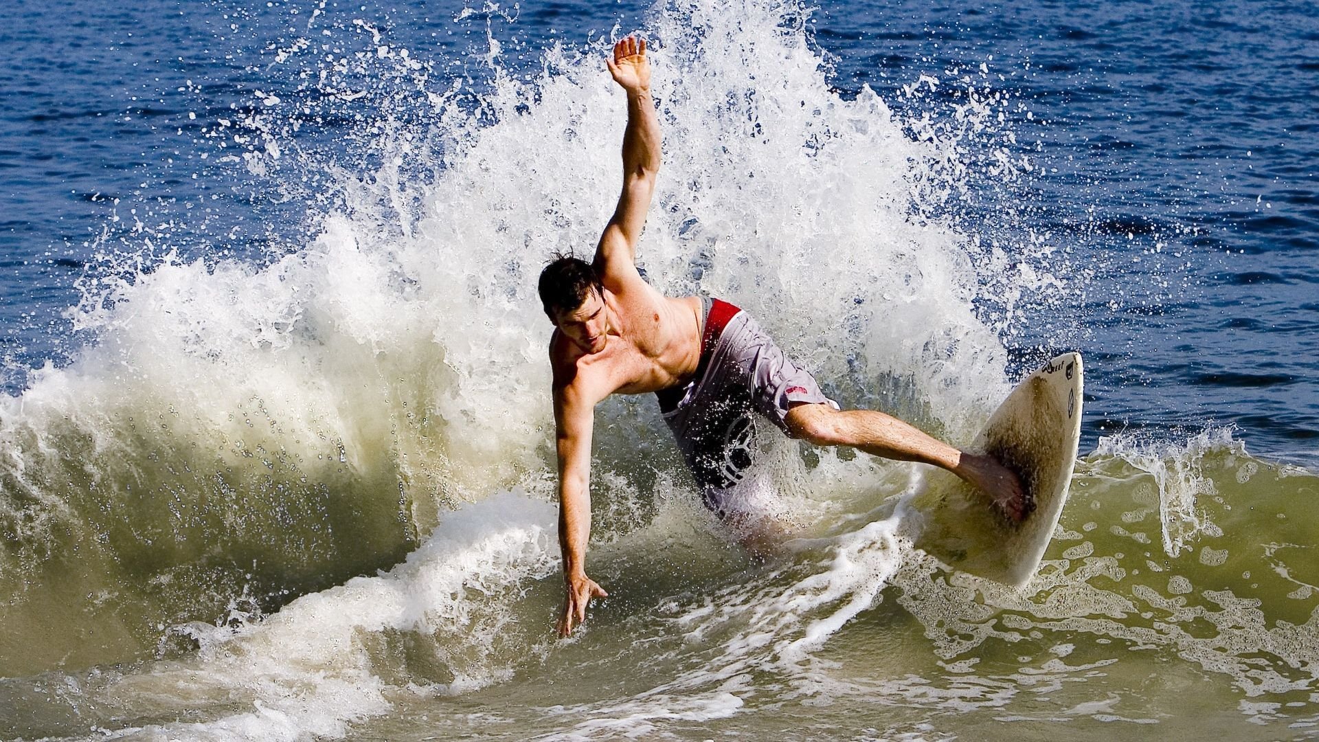 伊拉克全面压制瑞典,凯恩在世界排名争夺战中接管比赛