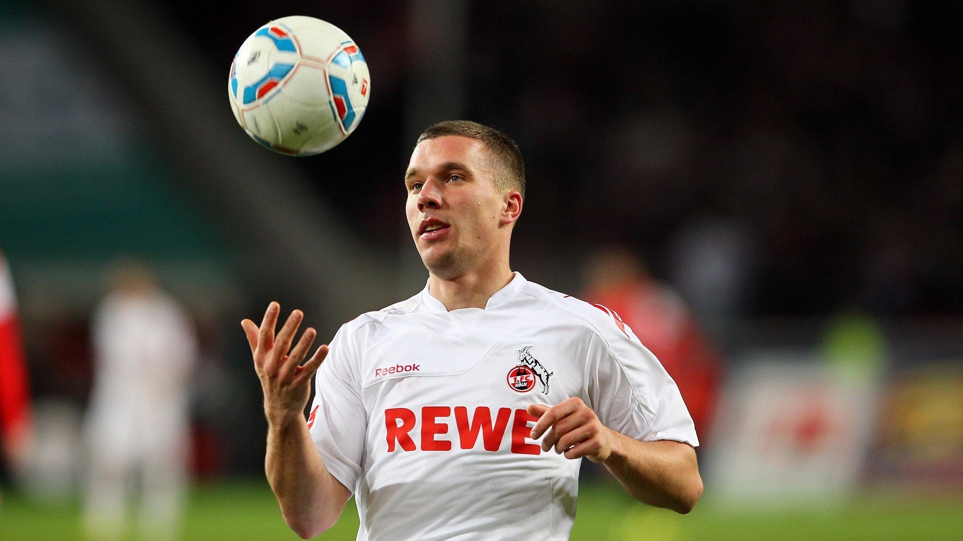 法网逆转至ATP总决赛登顶，梅德韦杰夫如何以非典型惊艳四座？